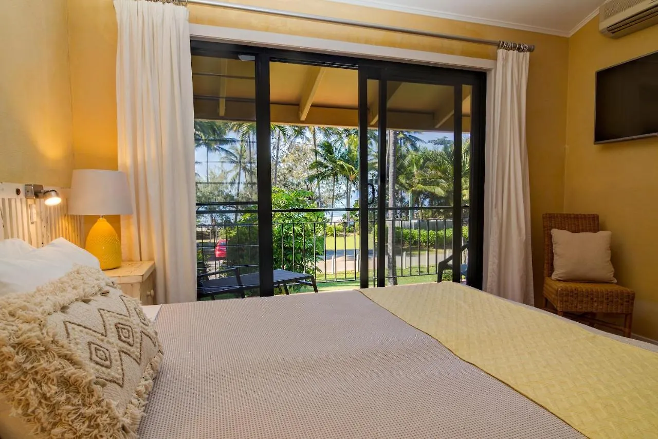 Apartment Number 2 On The Beach | Beautiful Beachfront Villa Port Douglas Australia